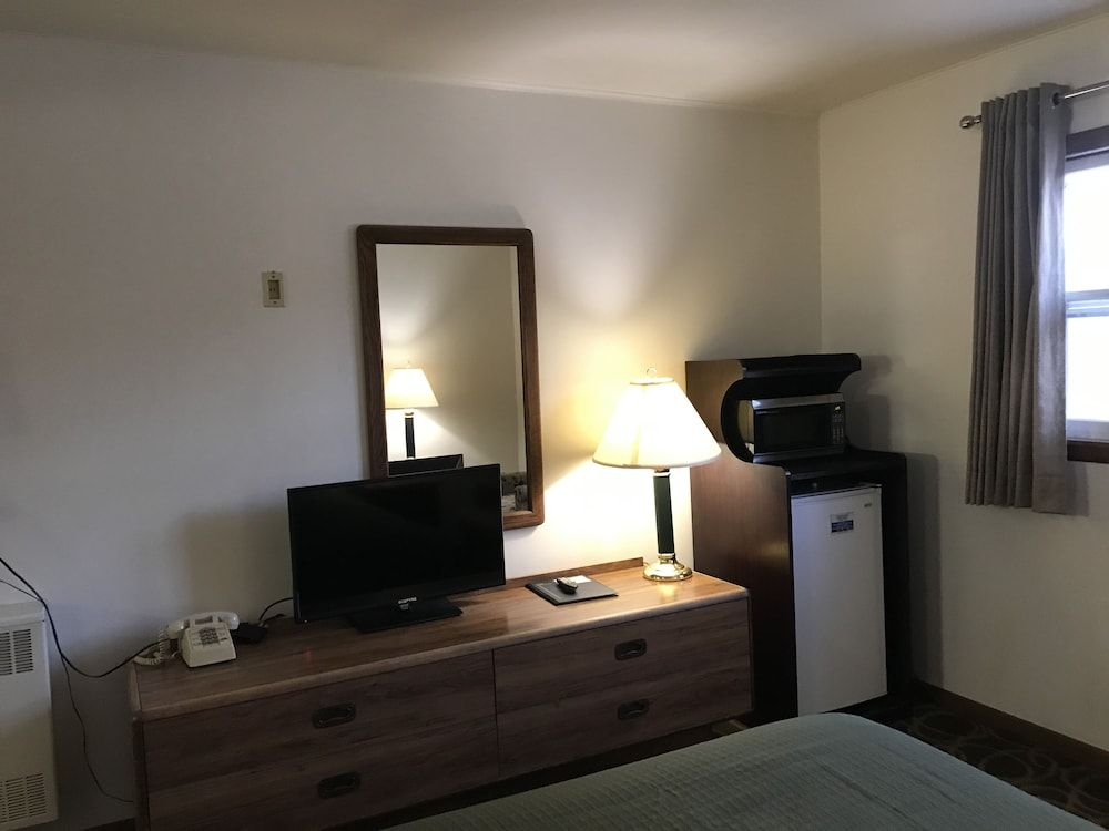 Colonial Inn