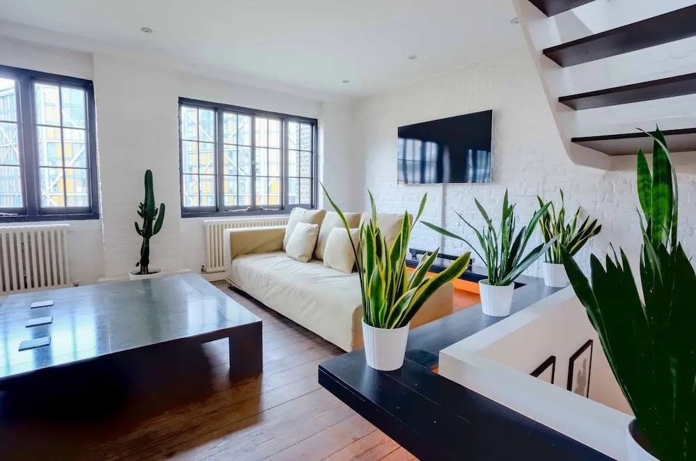 1 Bedroom Flat with Balcony Sleeps 4 in Southwark