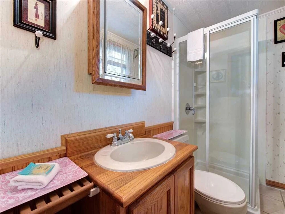 A Precious Place - Two Bedroom Cabin