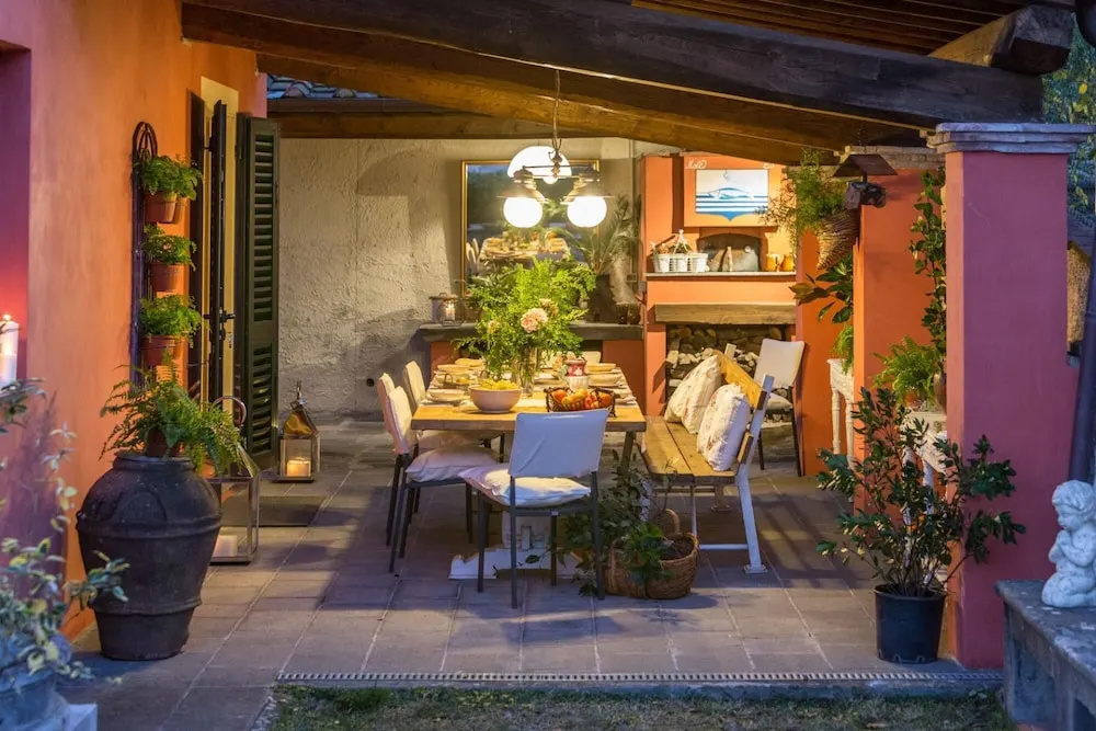 Villa Alberta, Panoramic 4 Bedrooms Farmhouse with Private Pool in Lucca close to Town Centre