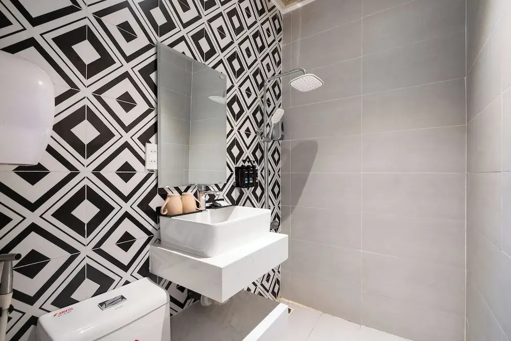 Nicecy Hotel - 218 Le Thanh Ton Street