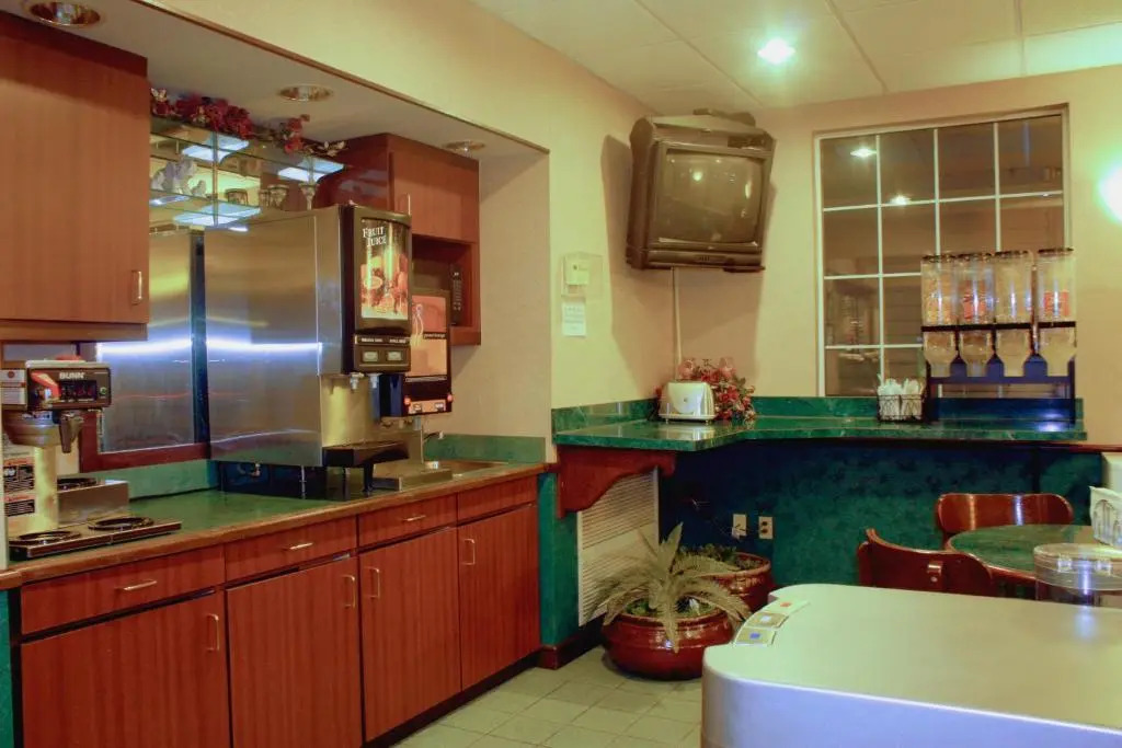 Garden City Inn