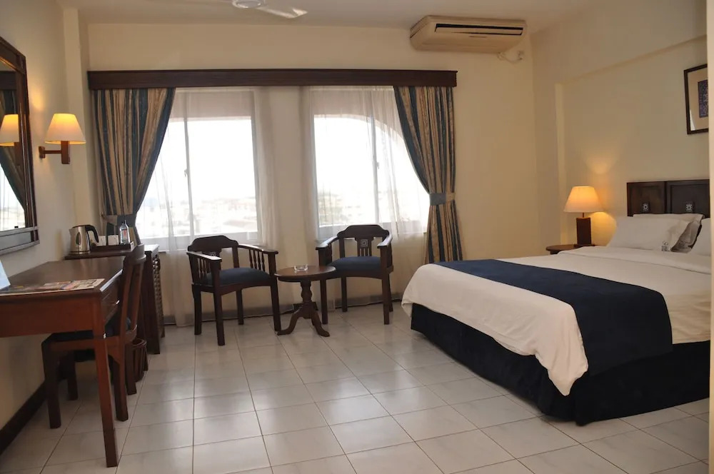 Royal Court Hotel