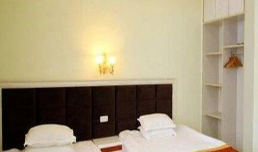 Ruyi Business Inn