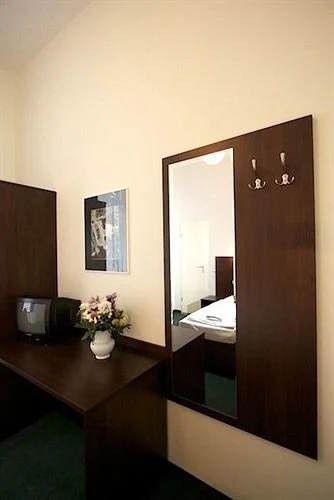 Arta Lenz Hotel