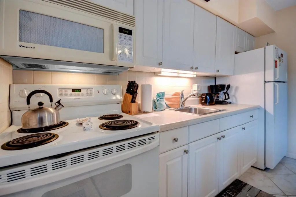 Five Palms Suite 201 - Daily - Weekly - Monthly