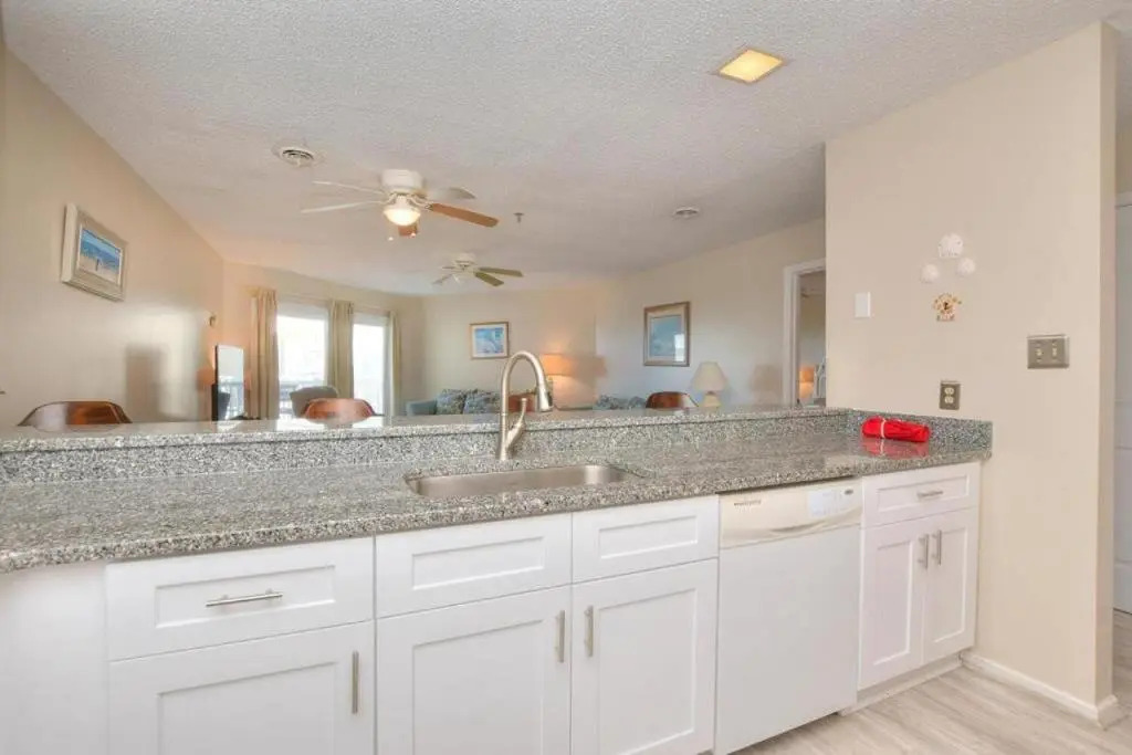 Southern Shore Villa 108-Finz Up