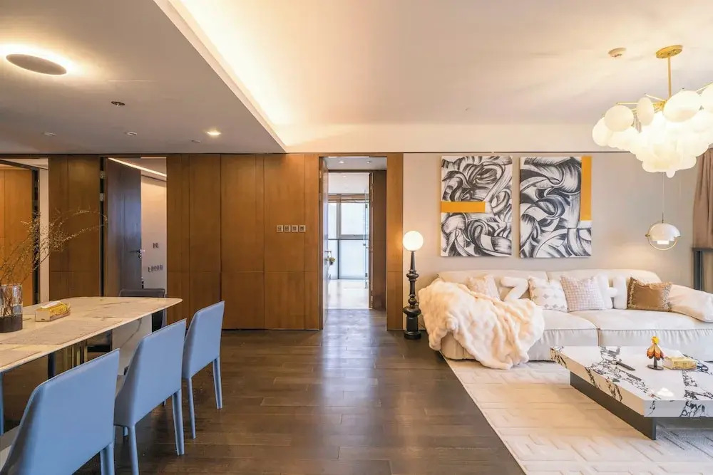 Zhome-Three Bedroom Luxury Suite2