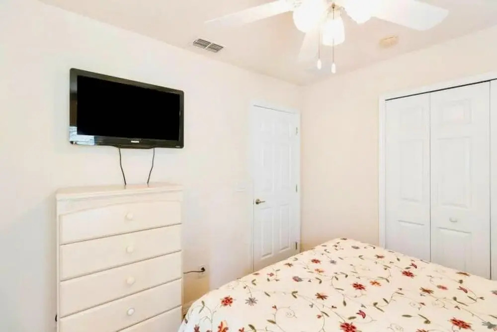 6BR Resort Home Near Disney - With Private Pool Hot Tub and Games Room