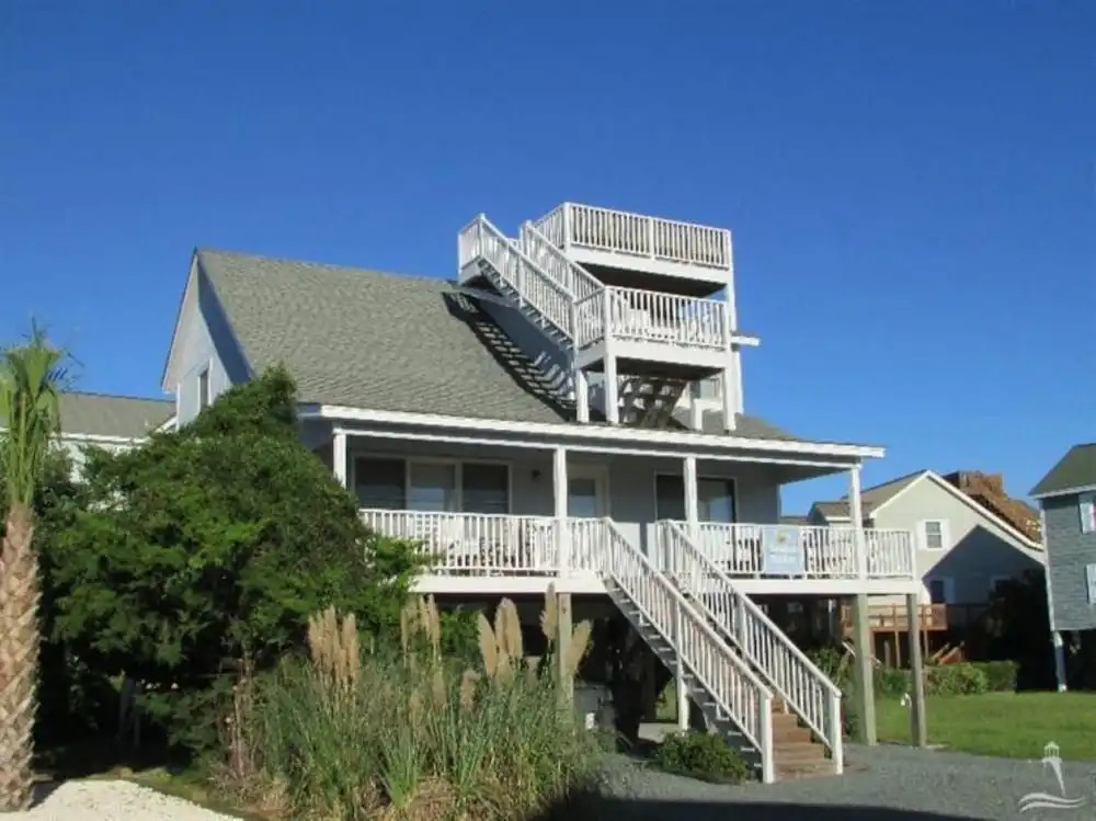 Yankee Traitor II - 4 Br Home