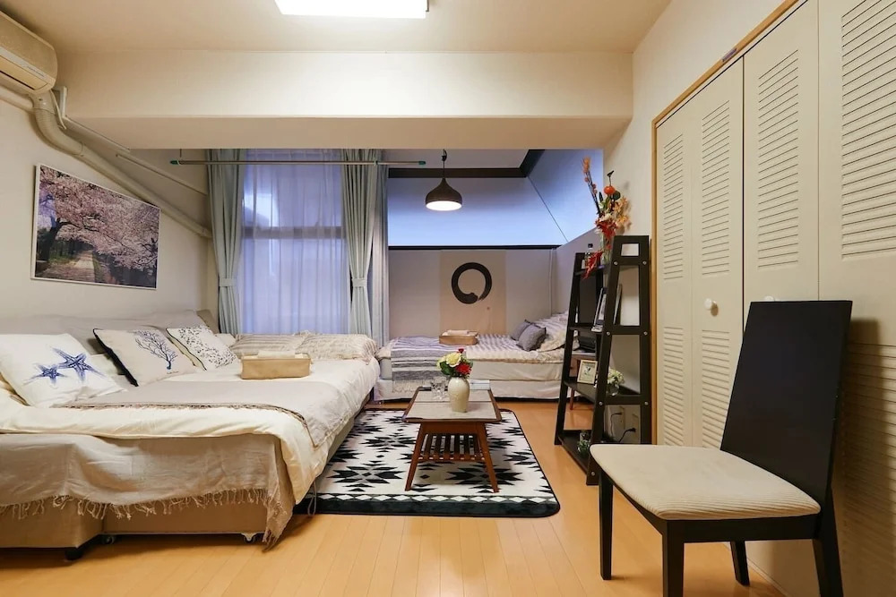Nishishinjuku Hana House