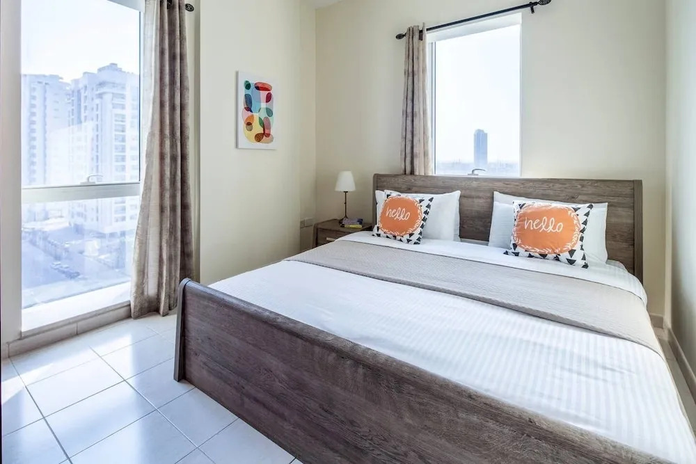 Lovely 1BR in Sports City With Golf Course Views!