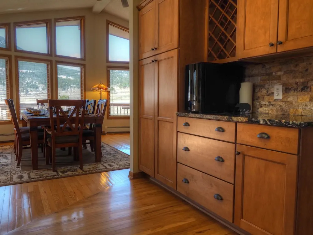 Lily Mountain Lodge - E.V.Reg #3498 - 4 Br Home