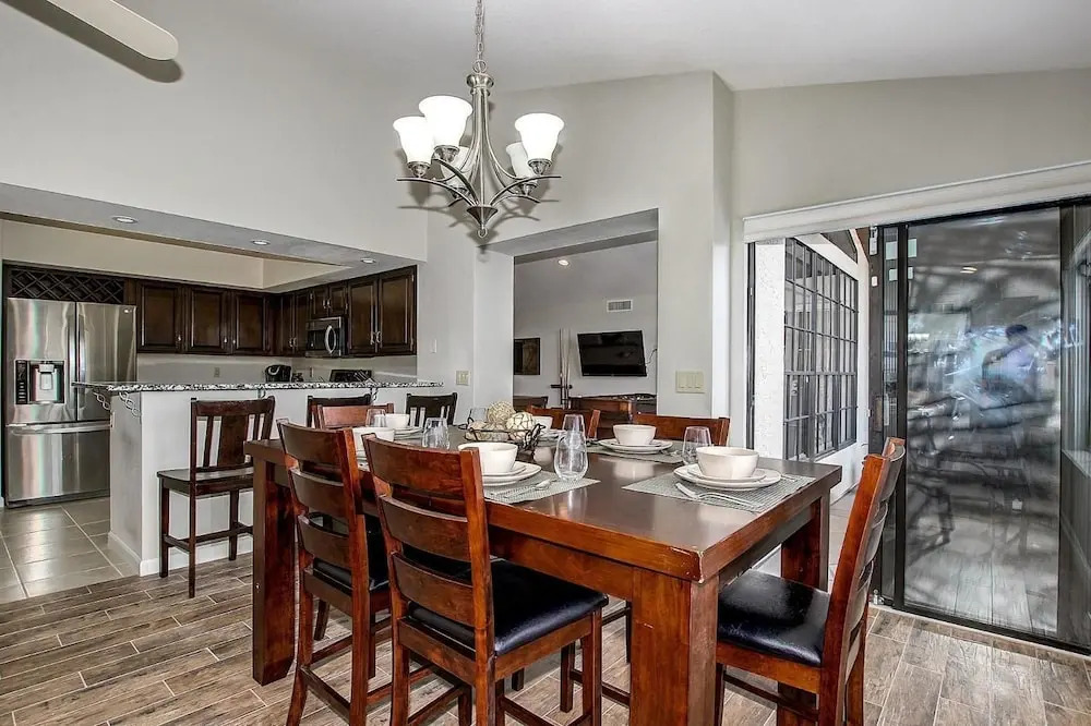 SLS Cactus Acres - FREE Heated Pool, Boccie, Spa & Pool Table.