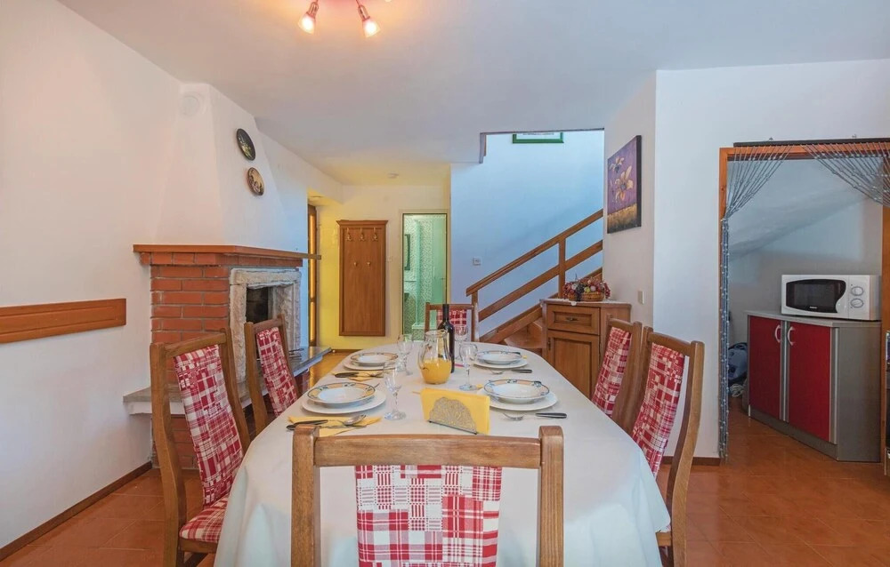 Stunning Home in Pula With 3 Bedrooms and Outdoor Swimming Pool