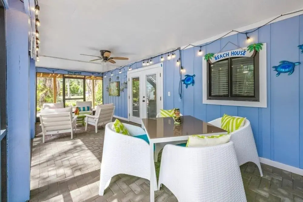 11431 Dickey Lane-kaztiva 3 Bedroom Home by RedAwning
