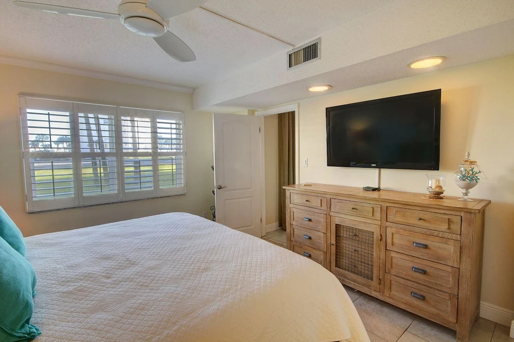 213 El Matador - Two Bedroom - Condo