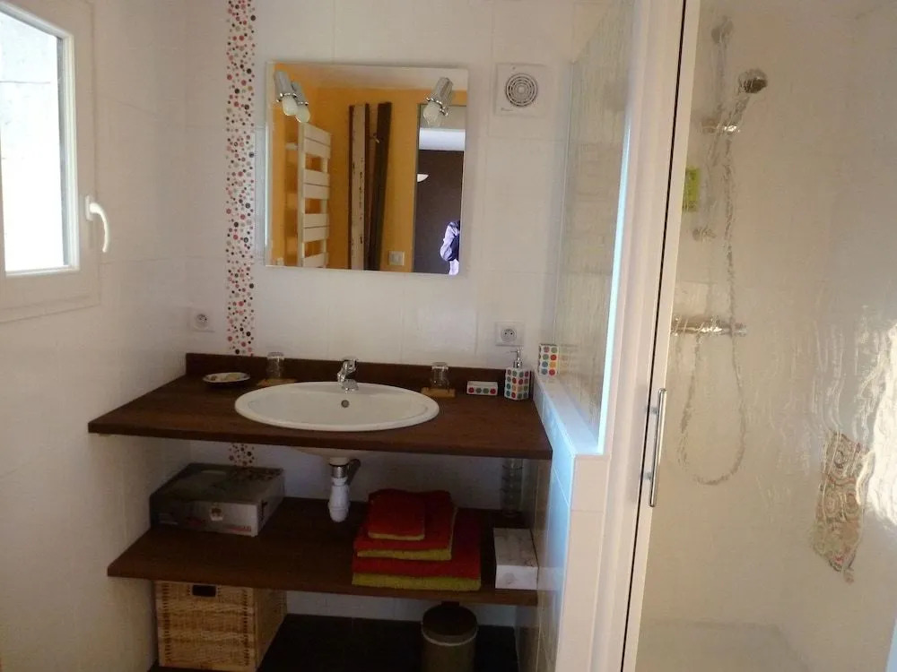A La Maison Jaune