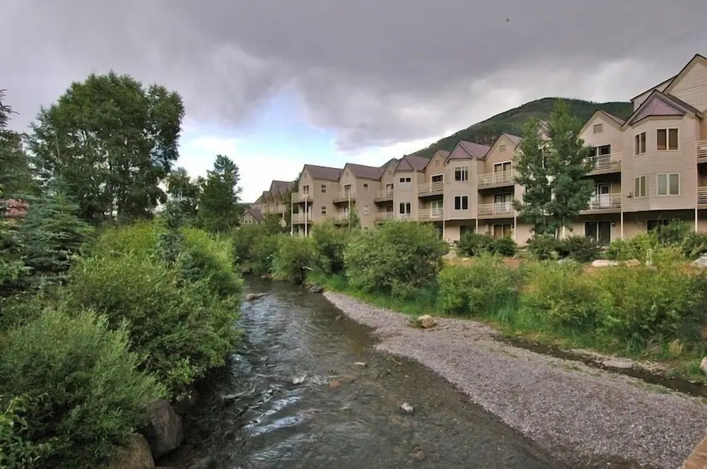 Riverfront, Blocks To Ski! Mtn Views + Hot Tub @ Viking Lodge 217 1 Bedroom Condo by RedAwning