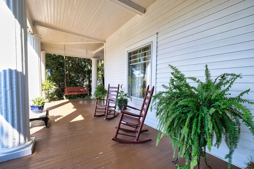 Veranda Historic Inn