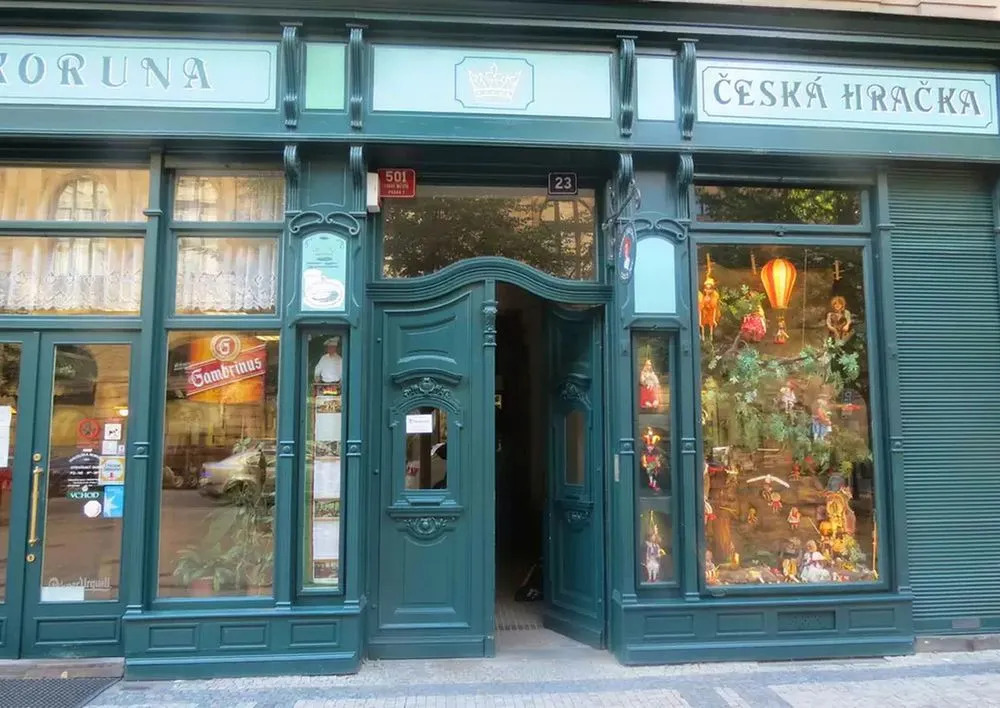 Bohemia Antique Apartment