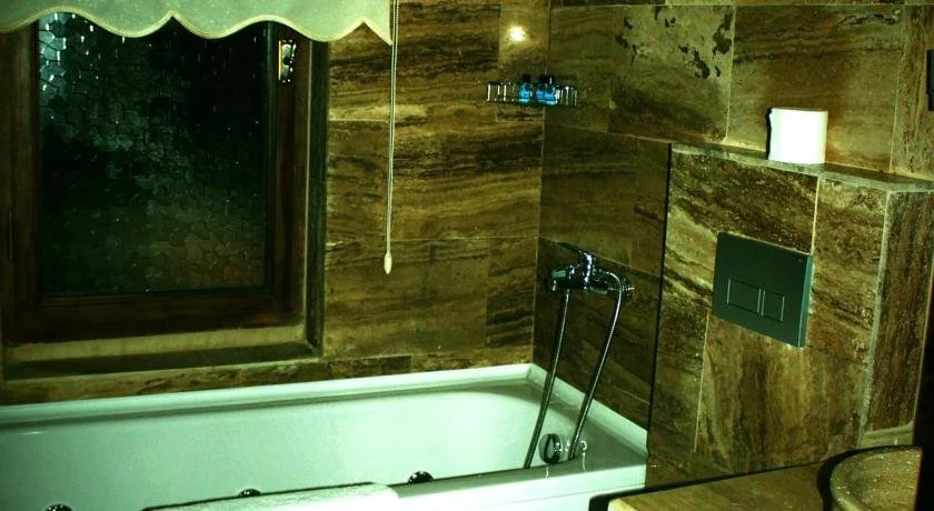 Arno Valley Hotel