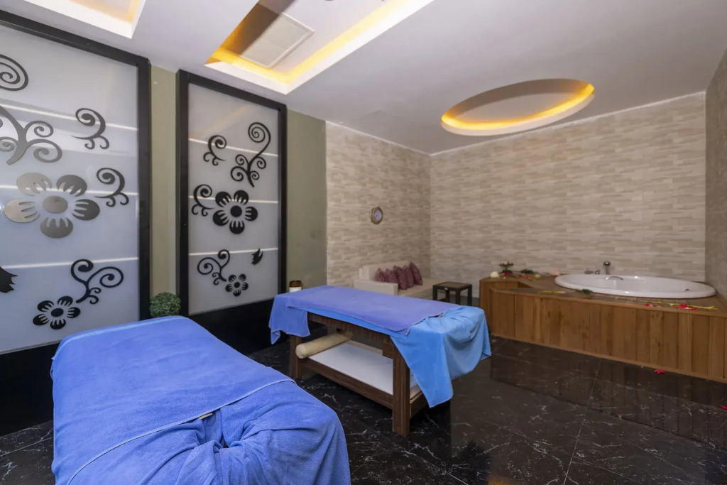 Port River Hotel & Spa