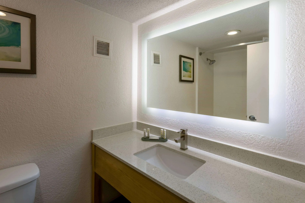 Baymont by Wyndham White Plains - Elmsford