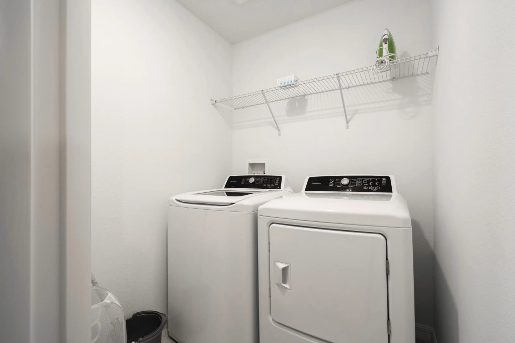 Cozy 3Bd Close to Disney at Enclaves 983