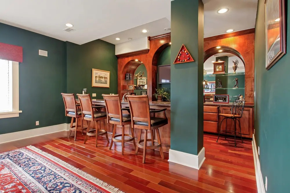300 Drayton Condo 4 Bedrooms 3.5 Bathrooms Condo