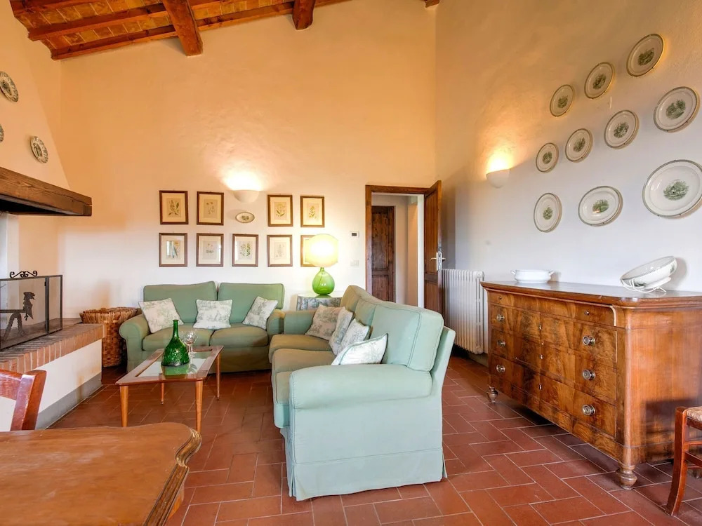 Luxurious Farmhouse in Capannoli With Pool