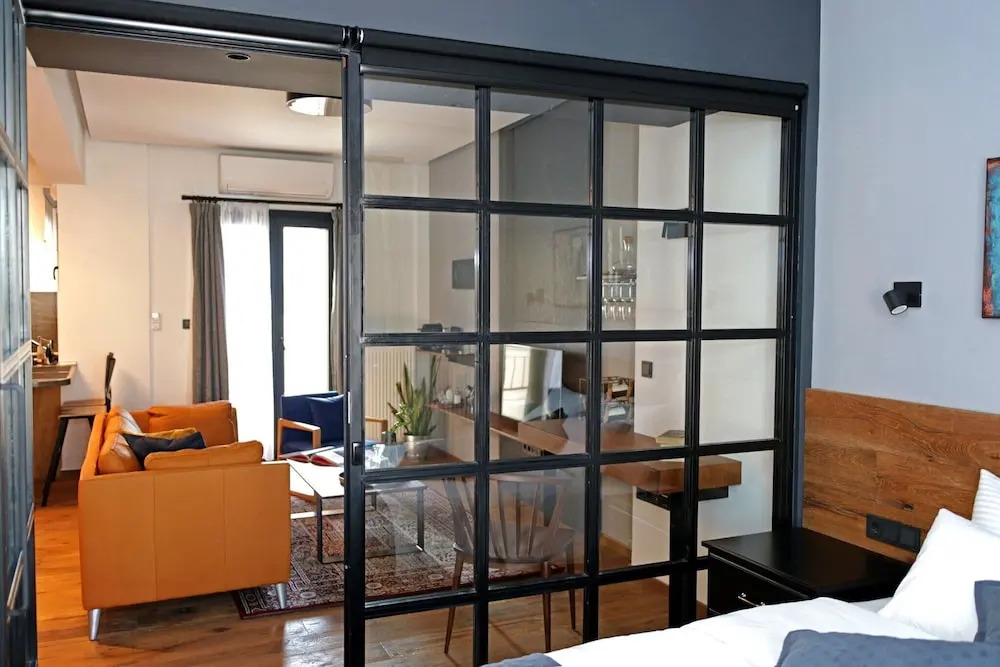 Tom's Bachelor Pad