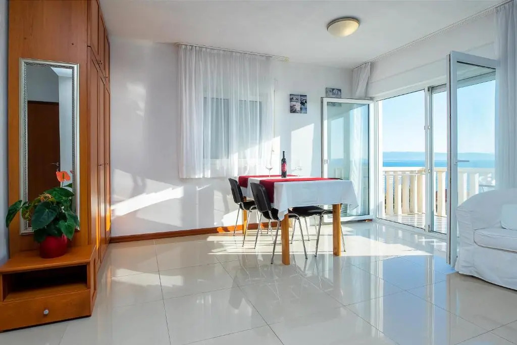Apartments Toni 2000