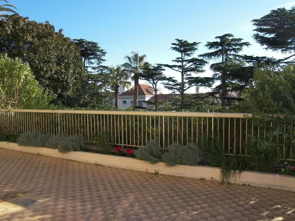Parc Continental Cannes-Very elegant three bedroom apartment