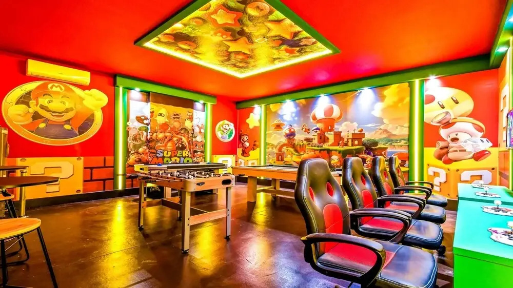 Loft Theater Game Room 10br Villa w Pool Spa, Davenport