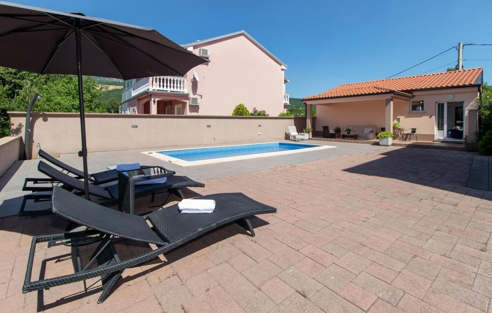Amazing Apartment in Jadranovo With Outdoor Swimming Pool, Wifi and 2 Bedrooms