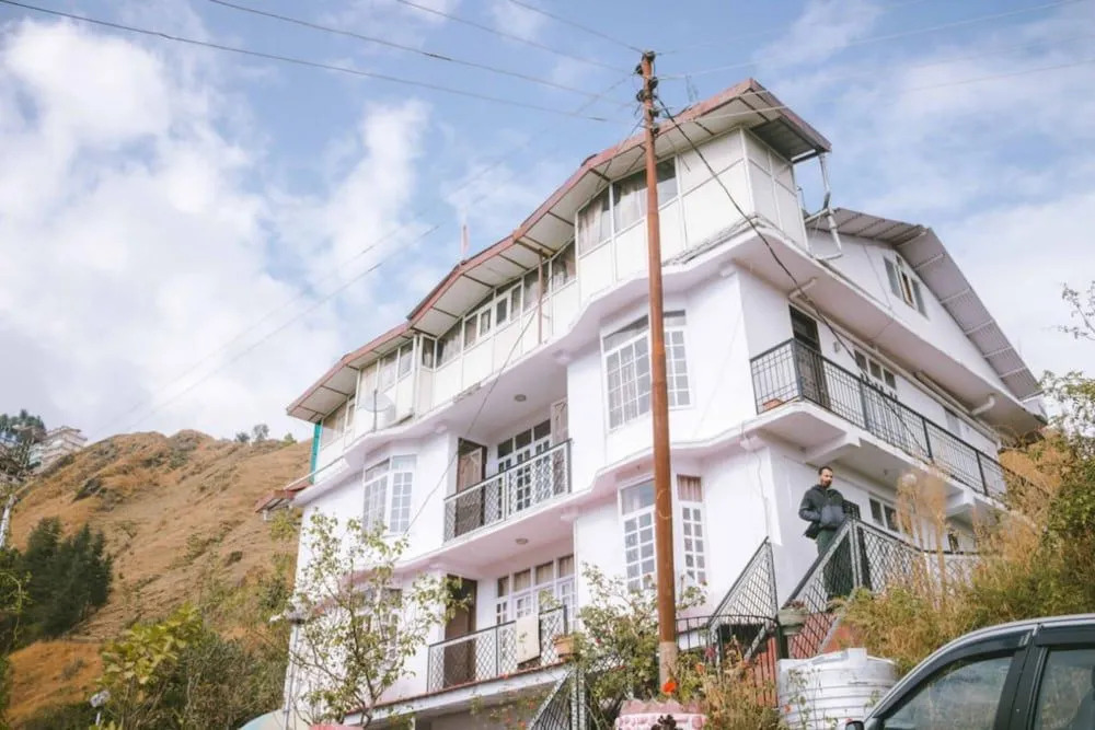 Goroomgo Hotel Himalayan Shutra Shimla