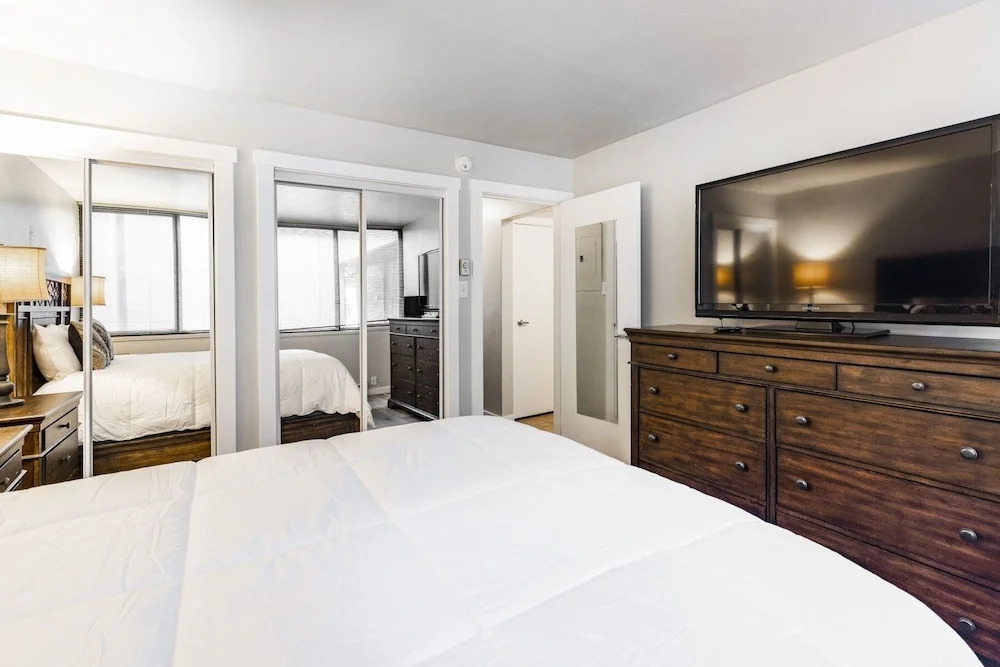 Park Avenue 1 Bedroom Condominiums
