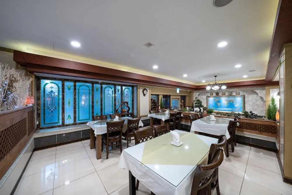 Amour Hotel