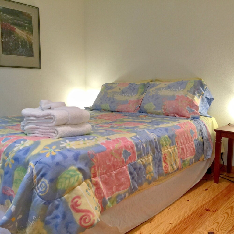 Mt Baker Rim Cabin 70 A pet Friendly Vacation Home With a hot tub and Wifi