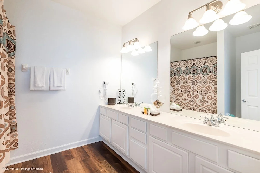 Fresh and Remodeled in Vista Cay! Townhome - 3br/3.5ba 3vc045