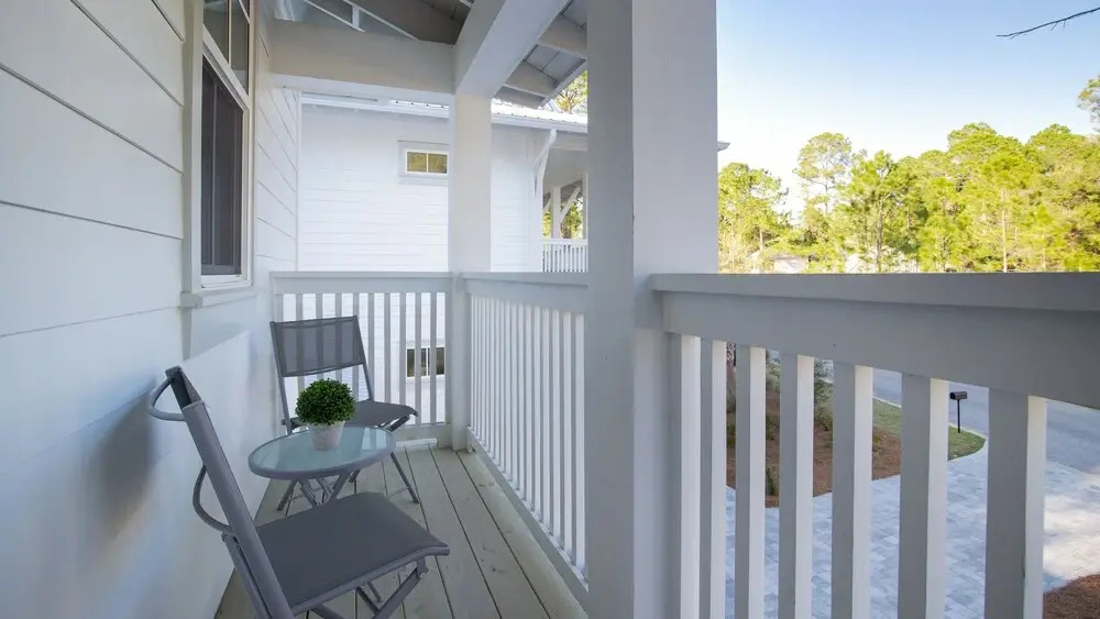 Emerald Elegance by Avantstay 5 Mins TO Beach w/ Chefs Kitchen, Pool & Bbq!