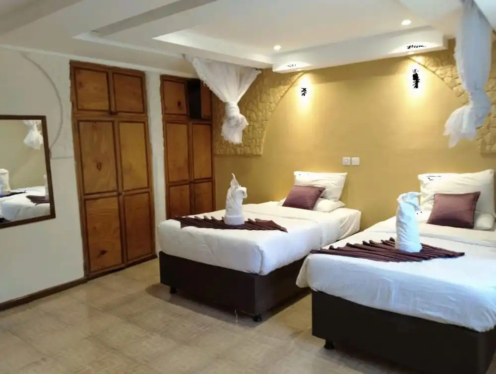 Fish Eagle Inn