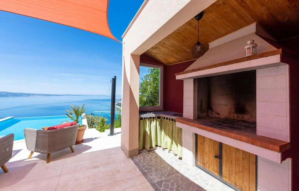 Awesome Home in Omis With Outdoor Swimming Pool, Wifi and 2 Bedrooms