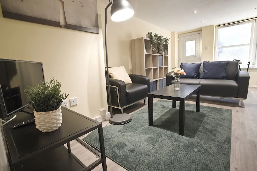 Short Stay Bristol - Church Apartment