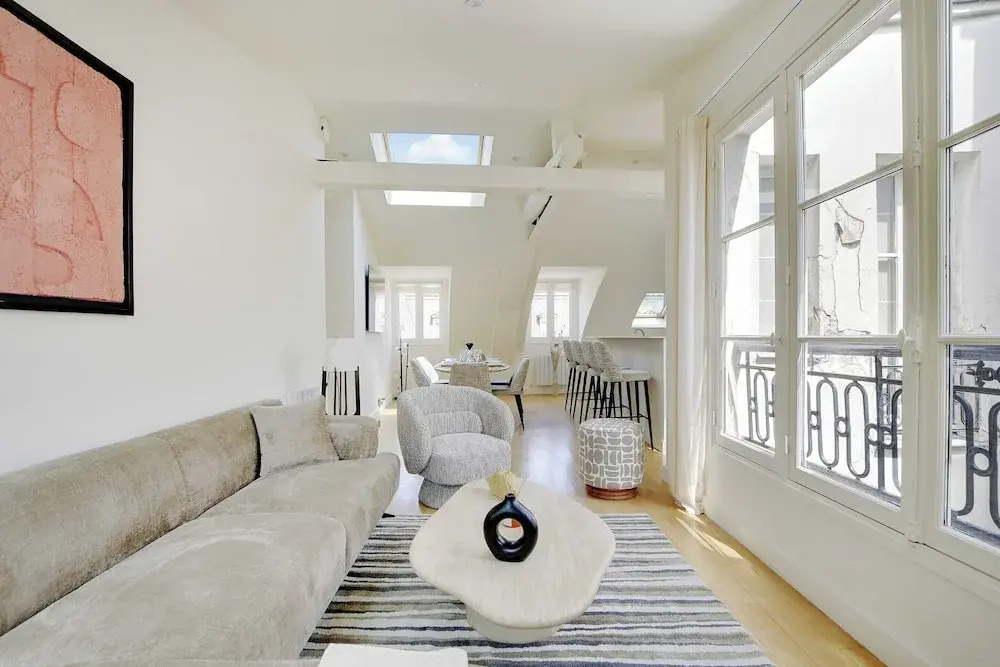 Apt a/c 3br/6p - Saint-lazare/les Champs Elysee