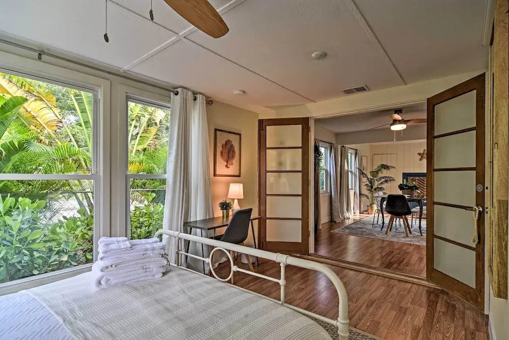 Cozy Jungle Escape < 1 Mi to Gulfport Beach!