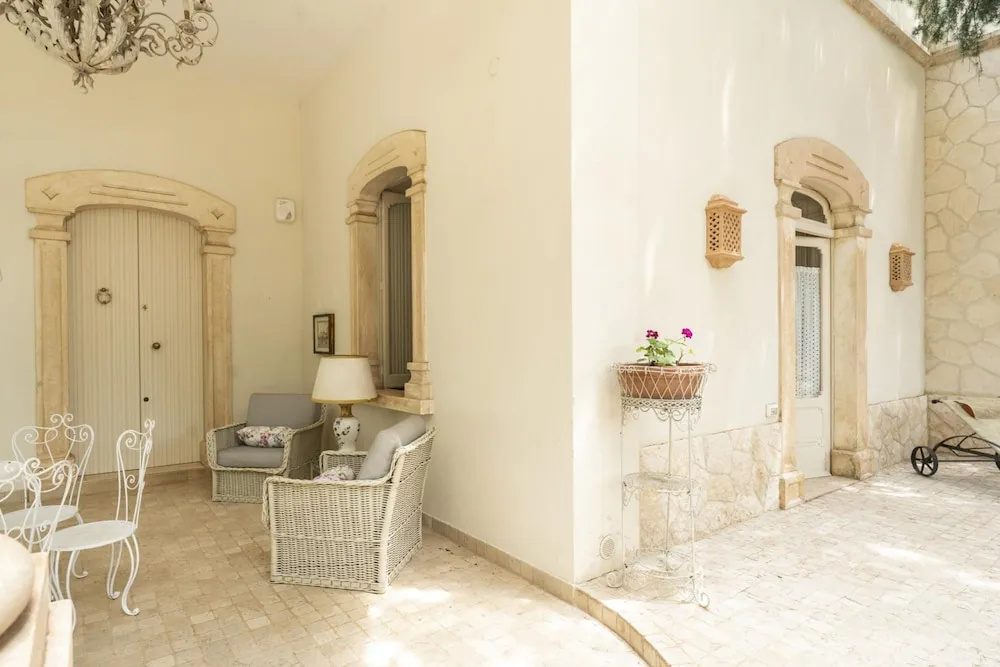 Villa Manfredi con Piscina by Wonderful Italy