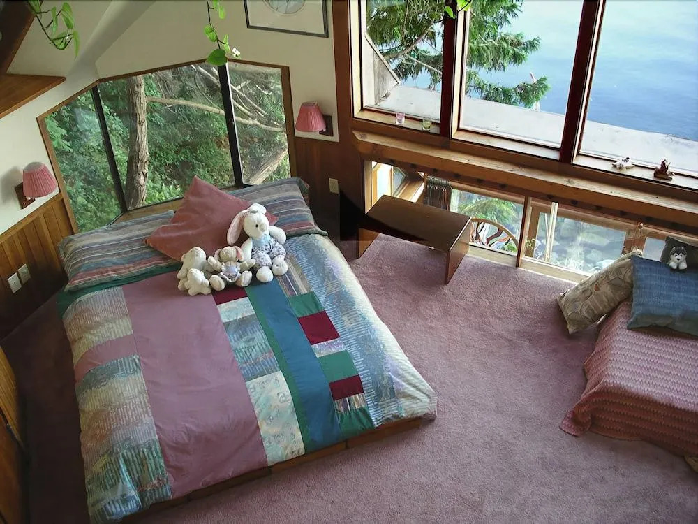 Serenity by the Sea Retreat B&B