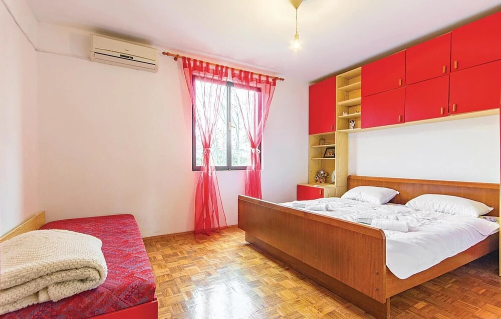 Awesome Home in Barban With Wifi and 2 Bedrooms